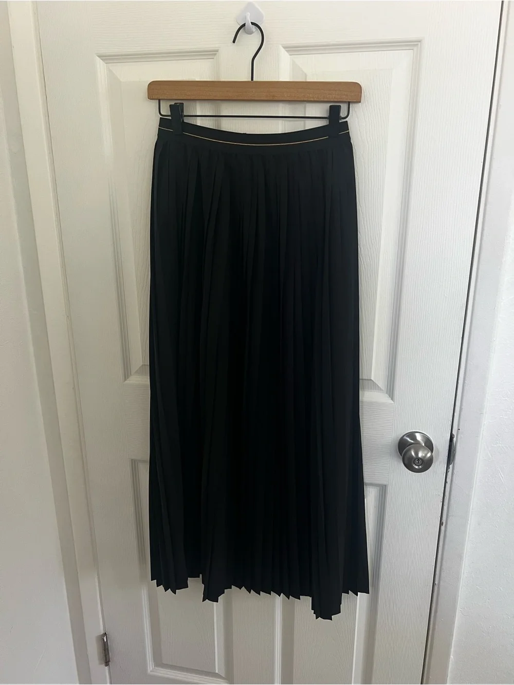aerie Black Pleated Midi Skirt